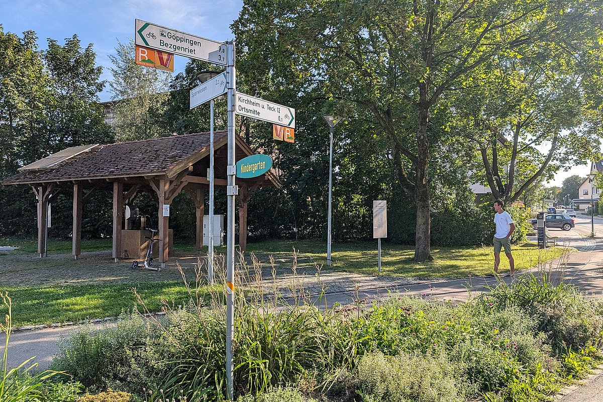 Radwegbeschilderung in Hattenhofen