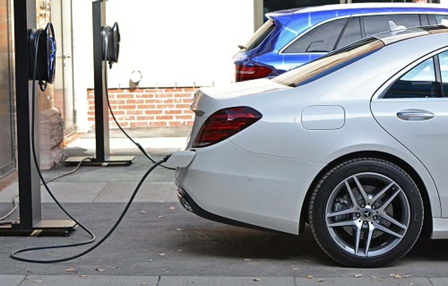 Elektroauto an privater Ladesäule