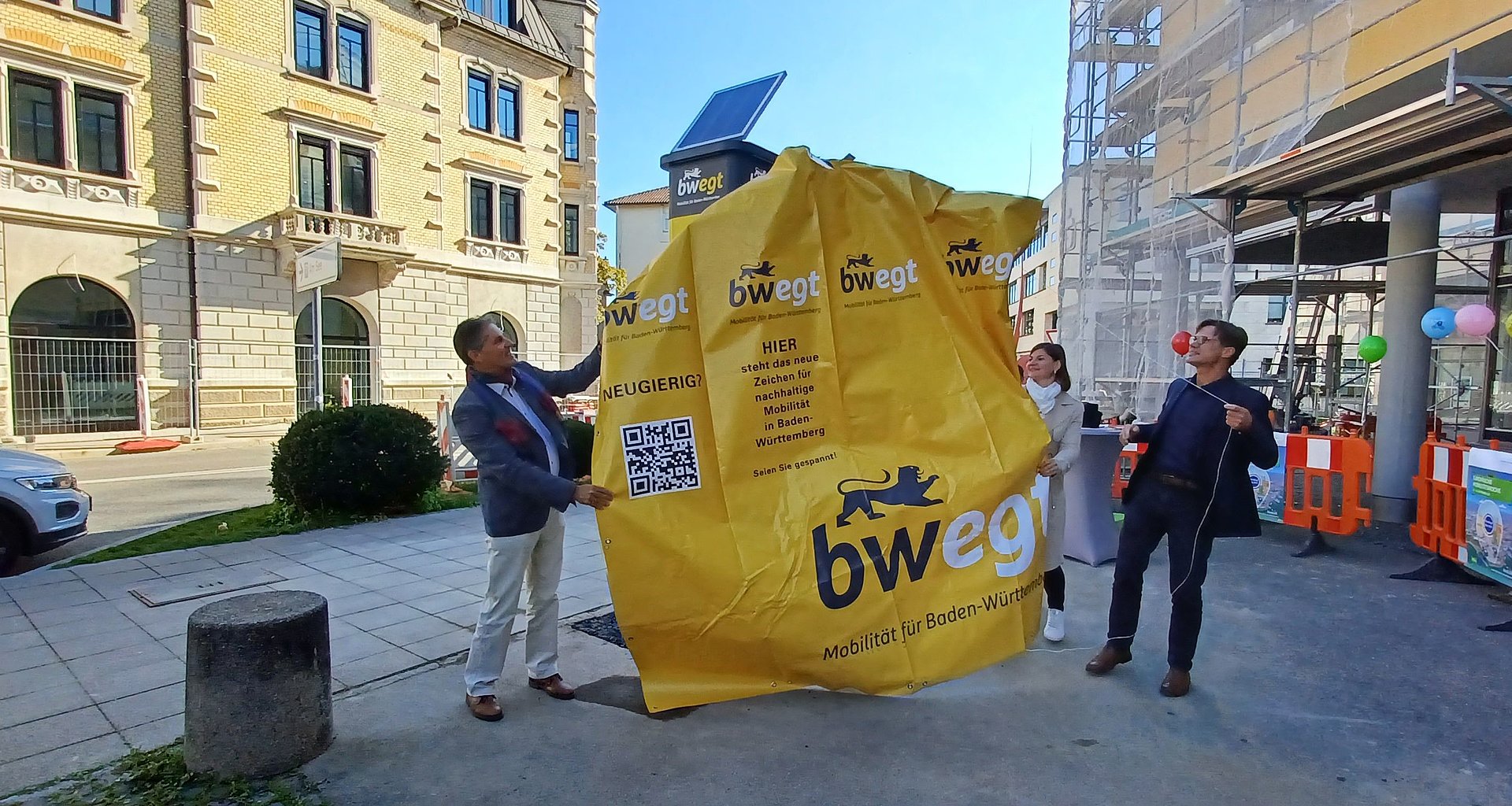 Enthüllung einer Mobilitätssäule in Friedrichshafen