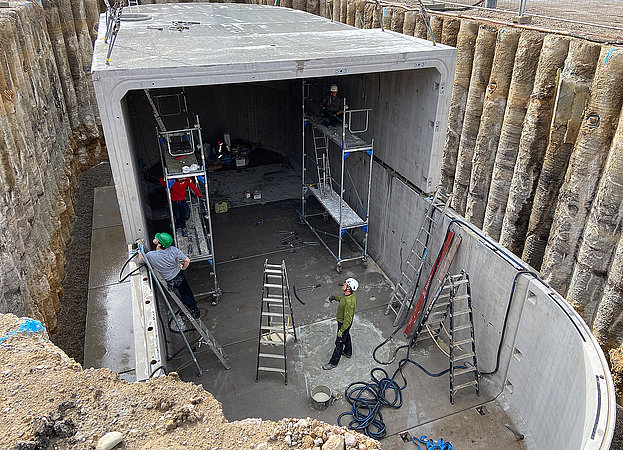 Mit der Installation eines 500 Kubikmeter großen Pufferspeichers kann überschüssige Wärme gespeichert und bei Bedarf genutzt werden. Bildquelle: Energiedienst AG.