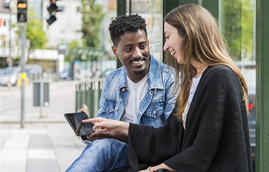  Mobilität für alle: Neue mehrsprachige Infos für Neuzugewanderte auf Integreat