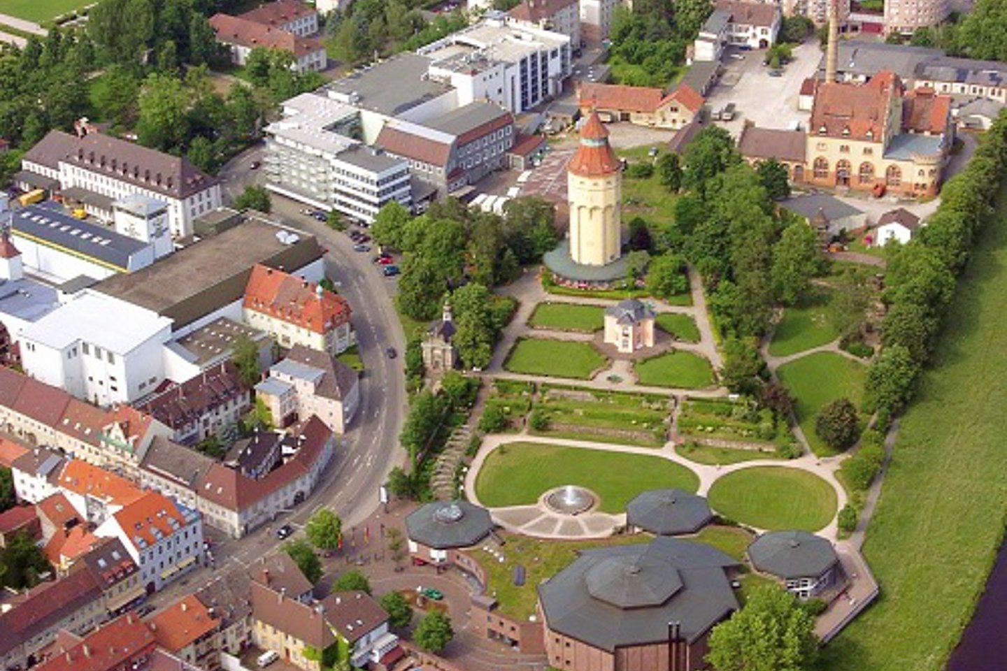 Blick auf Park und umgebende Stadtbereiche in Rastatt 2014