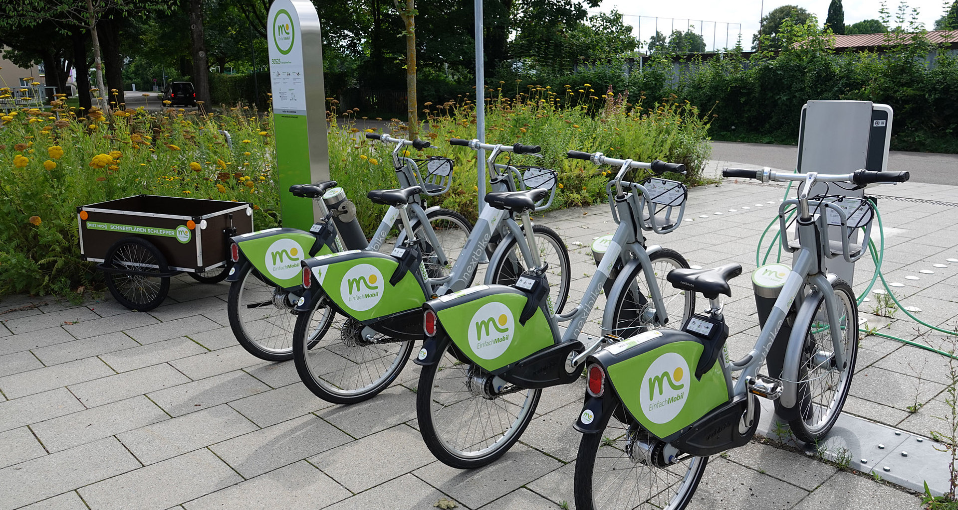 Vier Bikesharing Fahrräder an der Mobilstation in der Stadt Kehl