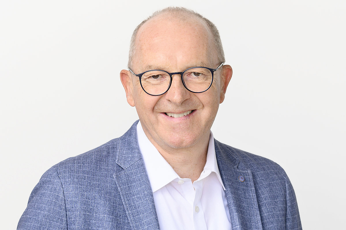 Portraitfoto Matthias Neumeier