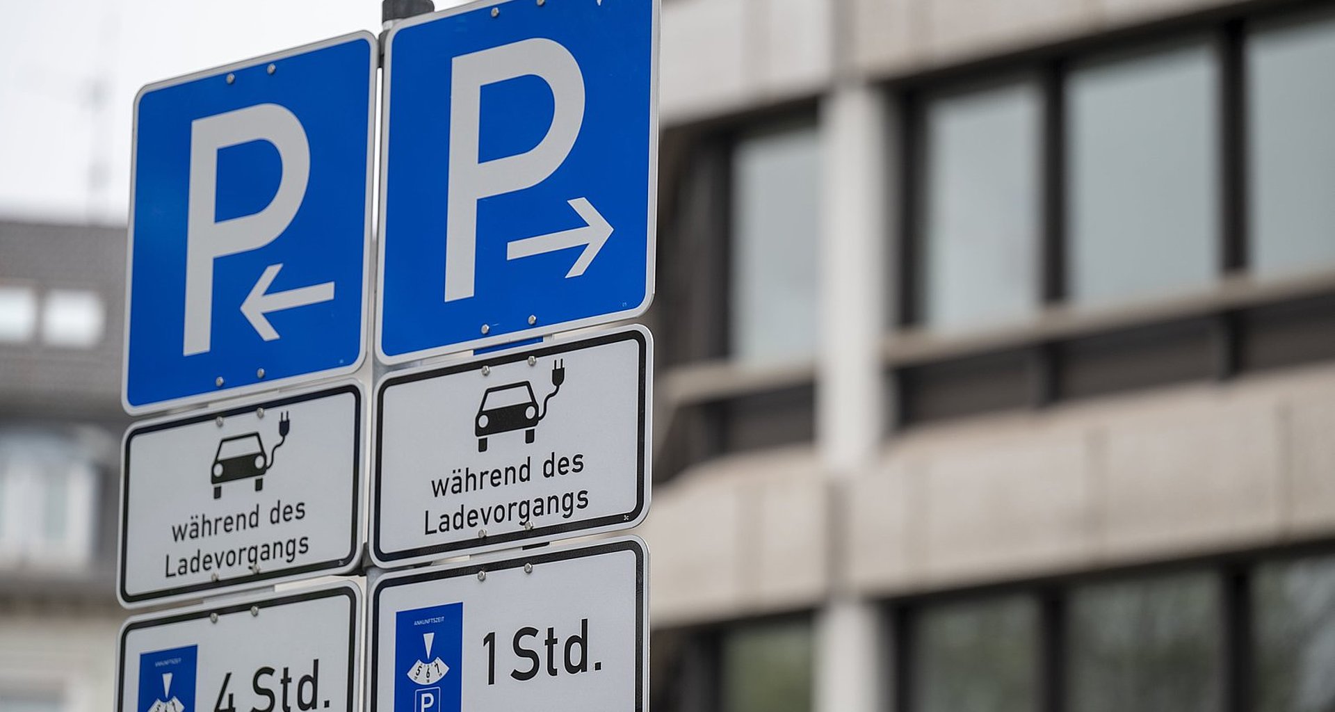 Parkplatzschild E-Ladestation