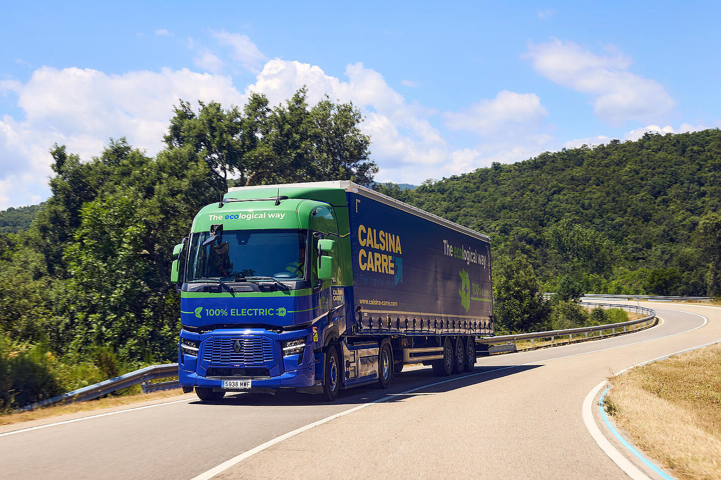 E-LKW auf Autobahn